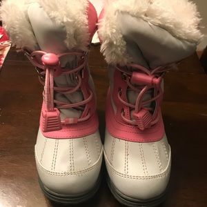 Totes toddler girls snow boots.
